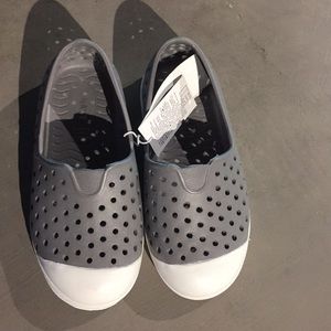 Old Navy slip ons children’s size 8